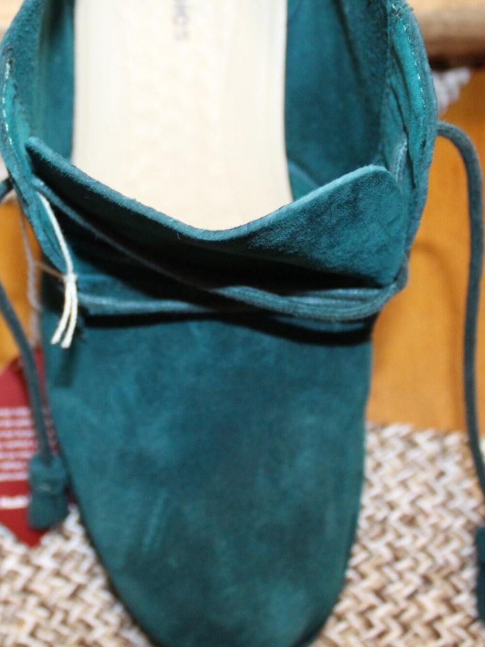 NWT Hush Puppies Cyra Catelyn Chukka suede leather boot 9 1/2 WIDE STUNNING! - Picture 3 of 14